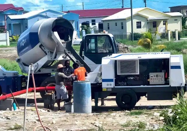 AS-4.0 self loading mixer and ABT60C trailer pump for House Construction In Antigua
