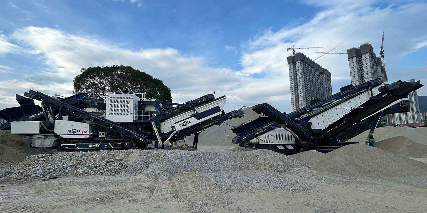 mobile rock crushing machine on-site